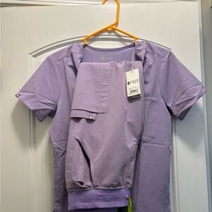 Figs Lavender Dew Scrub Set